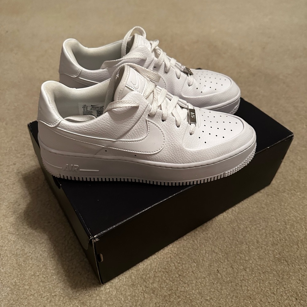 Nike Air Force 1 Sage Low